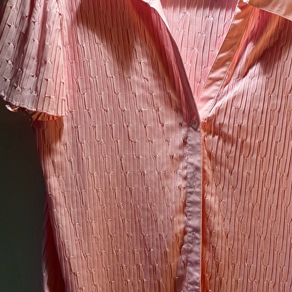 Dressbarn Pink Pleated Short Sleeve Button-Up Top - Size 1X - Picture 3 of 9